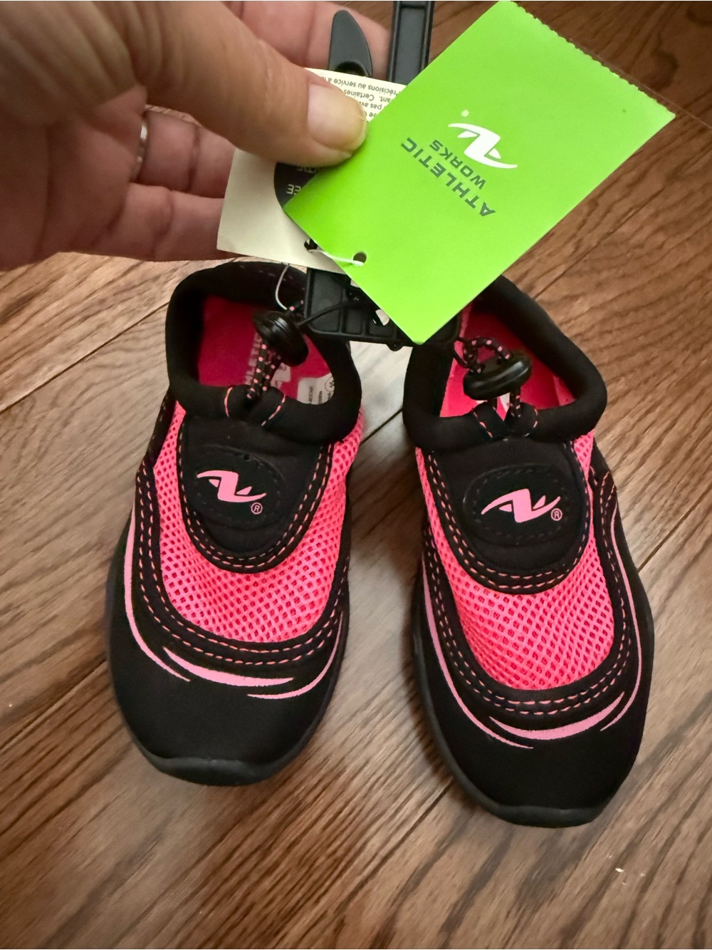 Water Shoes with Bungee Closure NWT!